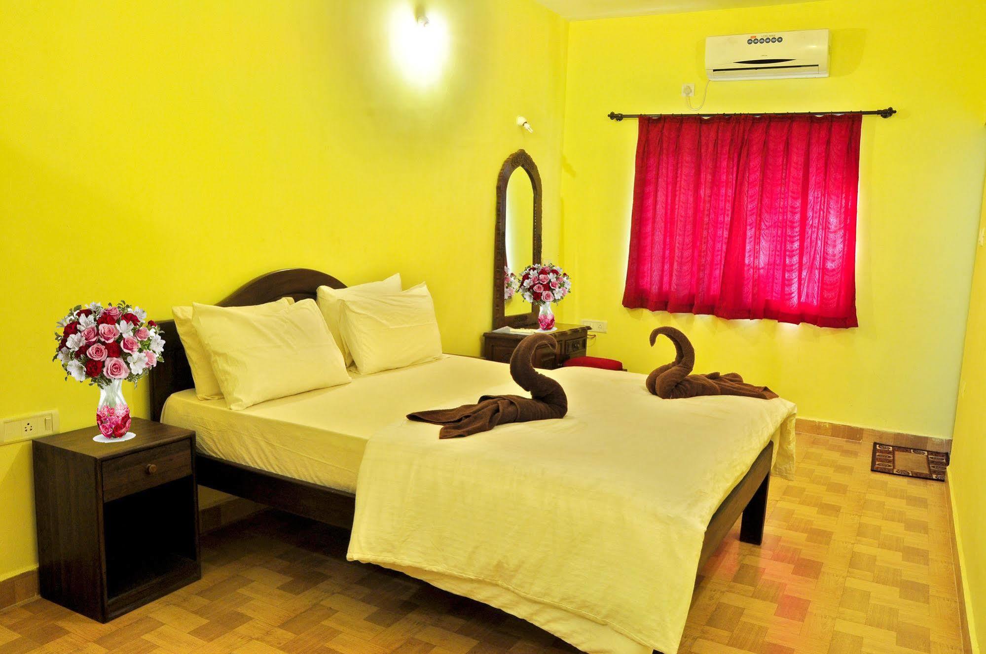 Marina Bay Beach Resort Candolim Dış mekan fotoğraf